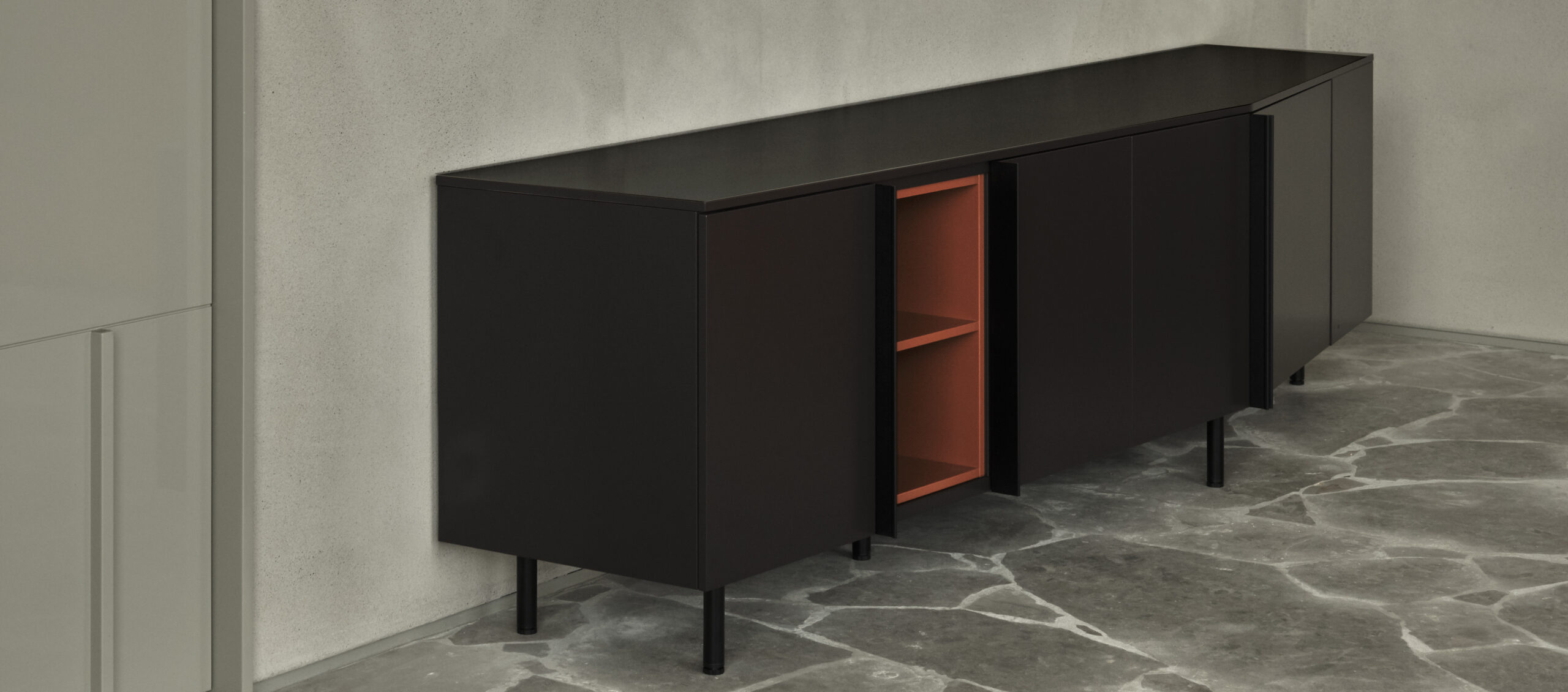 KAKUDO TV CONSOLE